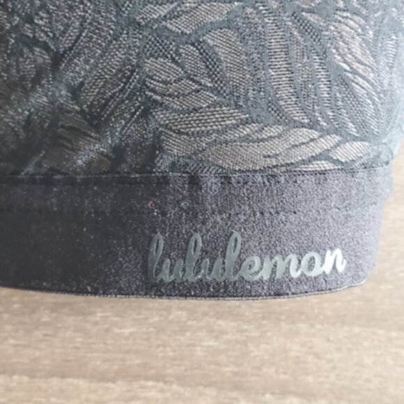 Lululemon Shadow Mesh Leaf Bra black muse size S - Picture 3 of 4